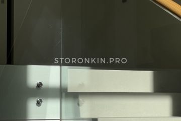 Поручни стеклянных ограждений